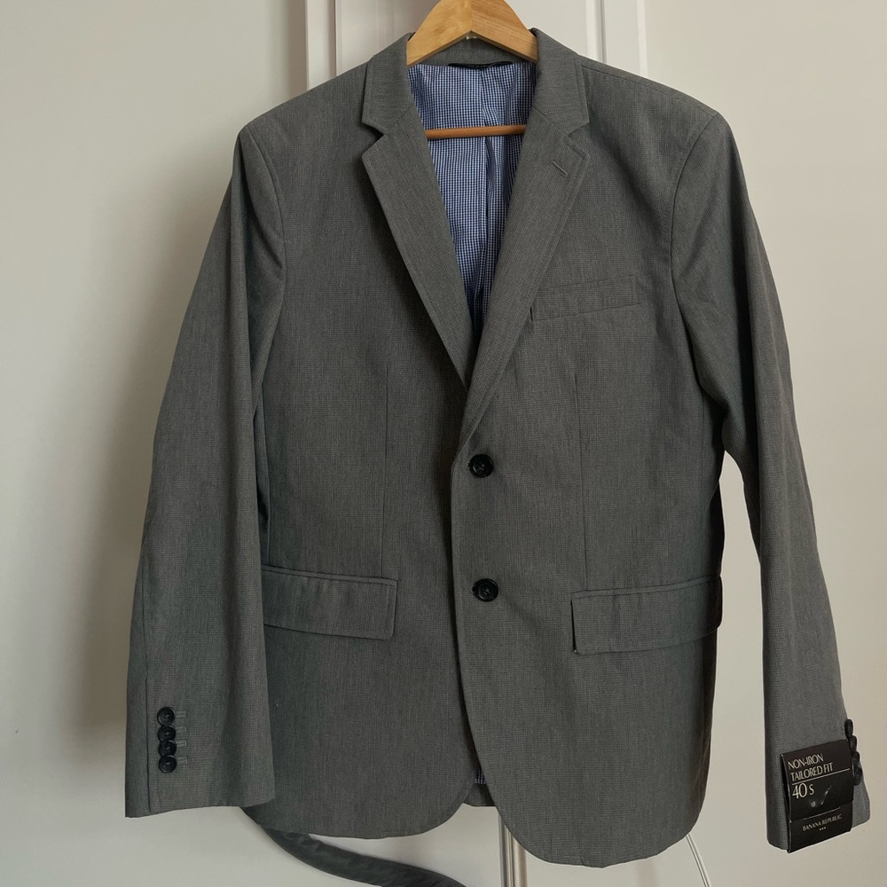 Men’s sport jacket new. Size 40 S. Banana Republic Grey